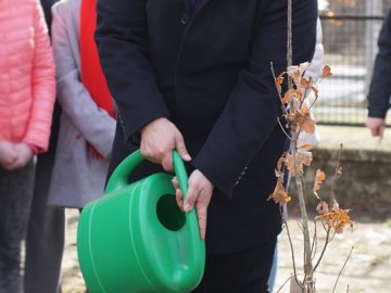 Uroczyste otwarcie obchodów 100lecia Województwa Łódzkiego - 100 drzew dla 100 szkół, <p>źródło: lodzkie.pl</p>